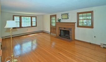 4 Applecrest Rd, Andover, MA 01810