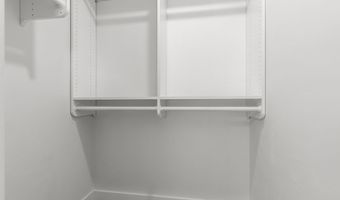 5644 N SUMMERLAND Dr, Appleton, WI 54913