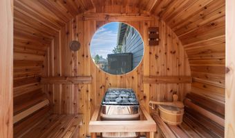 2409 NE Robinson St, Bend, OR 97701