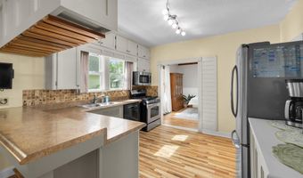 617 E 9th St, Auburn, IN 46706