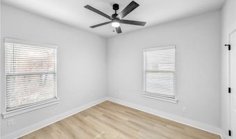 100 Selkirk Dr, Bella Vista, AR 72715