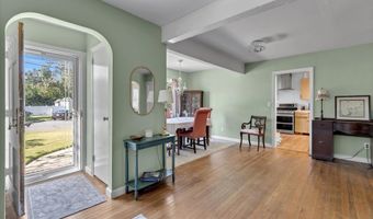 55 Bayside Ave, Amityville, NY 11701