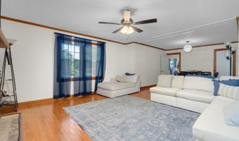 384 Snow Hill St, Ayden, NC 28513