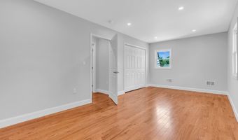 168 Leonardville Rd, Belford, NJ 07718