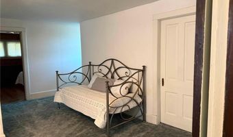 1027 N 4th St, Atchison, KS 66002