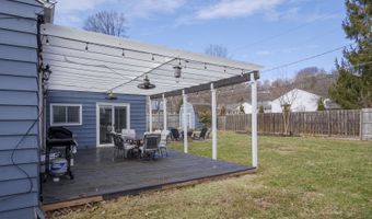 104 Sunnyside Dr, Athens, OH 45701