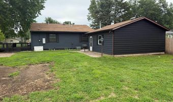 204 7TH St W, Andalusia, IL 61232