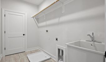 3608 CENTER Dr, Alexandria, VA 22309