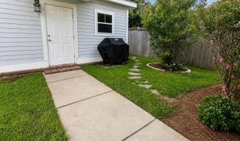 13056 Holly Springs Ave, Biloxi, MS 39532
