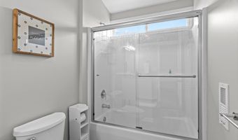 125 Pelican Dr, Atlantic Beach, NC 28512