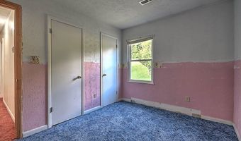 221 Mountain Edge Dr, Beaver, WV 25813