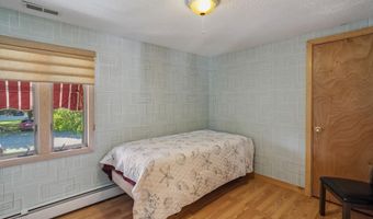 4 E Curran Dr, Absecon, NJ 08201