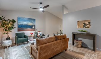 6 Valleywood Ct, Asheville, NC 28803