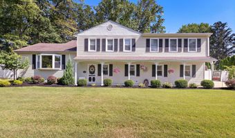 3 Renier Ct, Middletown, NJ 07748