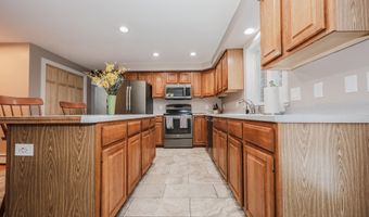2 Deer Run Cir, Arundel, ME 04046