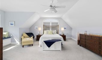 18 STARFISH Dr, Narragansett, RI 02882
