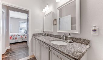 5438 SUNSET FALLS Dr, Apollo Beach, FL 33572