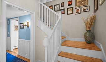 27 King St, East Greenwich, RI 02818
