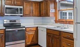 30 Marion Ave, Auburn, MA 01501