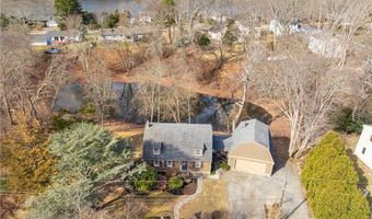 32 Tanglewood Trl, Narragansett, RI 02882