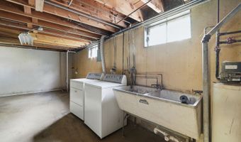 730 W Beach Dr, Addison, IL 60101