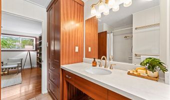 1230 Lola Pl, Kailua, HI 96734
