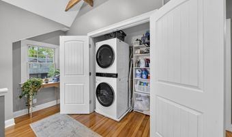 42 Windsor St, Jamestown, RI 02835