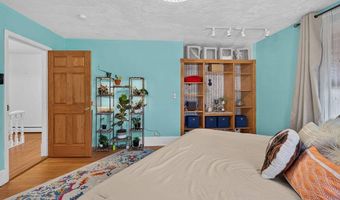 48 6th St, Bangor, ME 04401