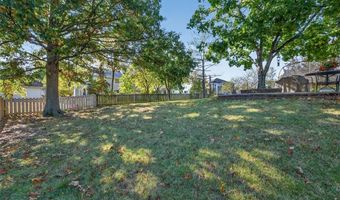1452 Cedar Bluff Dr, Ballwin, MO 63021