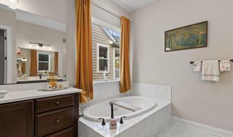 117 MALLARD Dr, Lake Frederick, VA 22630