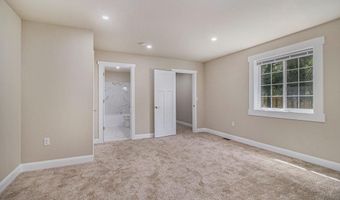 6 Maple Village Ct, Ann Arbor, MI 48103