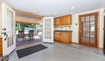 81 Minnesota Ln, Bristol, CT 06010