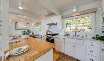 621 Beach Dr, Aptos, CA 95003
