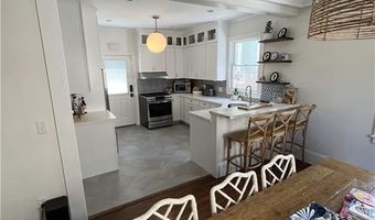 27 Mann Ave, Newport, RI 02840