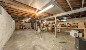 826 E 31st St, Anderson, IN 46016