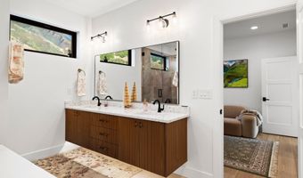 348 E HIDDEN LAKE Dr, Bountiful, UT 84010