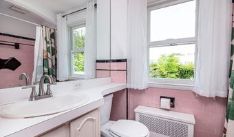76 Burbank St, Cranston, RI 02910
