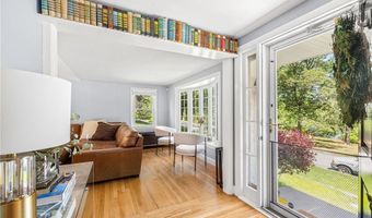 64 Dean St, Cranston, RI 02920