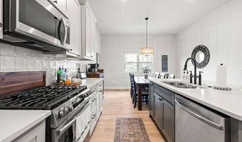 4 Moreton Ln, Bella Vista, AR 72714