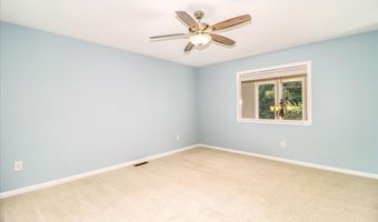 22 Ledgewood Dr 22, Brookfield, CT 06804