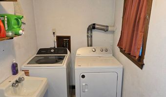 30 Memorial Park Room2, Agawam, MA 01001