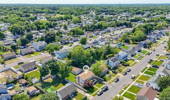 7 Penndale Dr, Amityville, NY 11701