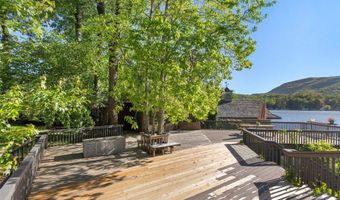 905 Cold Mountain Rd, Lake Toxaway, NC 28747