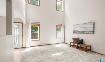 324 S Spring Pl, Brandon, SD 57005