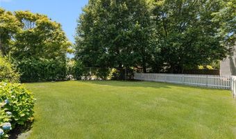 208 W View Rd, Middletown, RI 02842