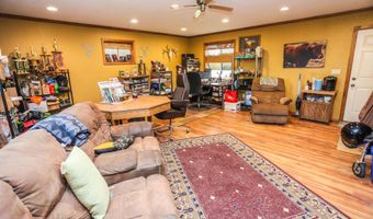 3155 387th Ave, Aberdeen, SD 57401