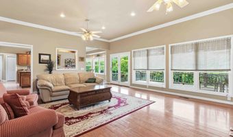 136 Riverview Dr, Anderson, MO 64831
