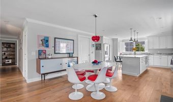 40 Kettle Point Ave, East Providence, RI 02914
