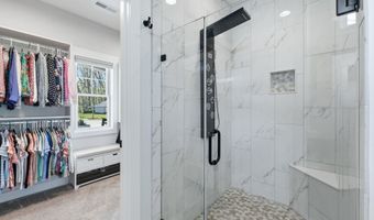 1816 Golfview Dr, Auburn, IN 46706