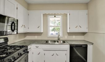 702 E Highland St, Aurora, MO 65605